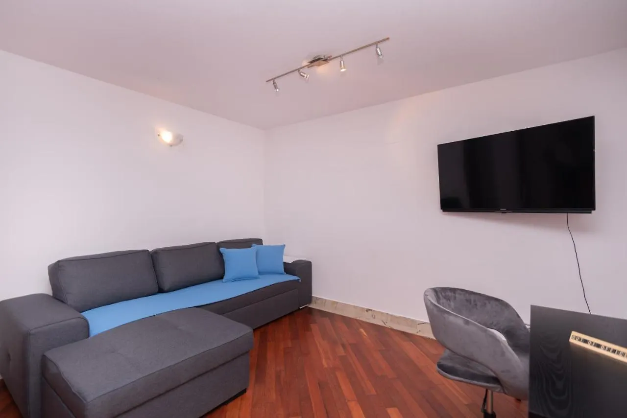 Palm Garden Apartment In Center With Big Terrace Split 0*,  Chorvatsko
