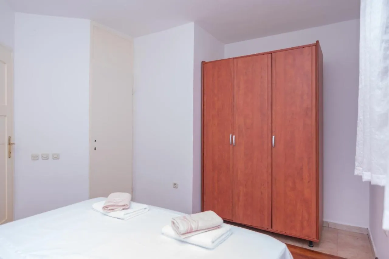 Palm Garden Apartment In Center With Big Terrace Split