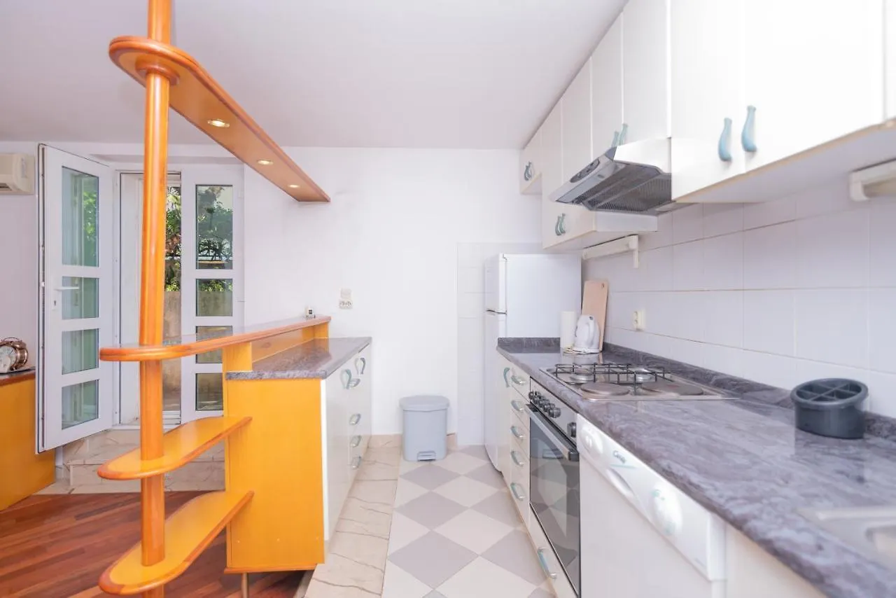 Palm Garden Apartment In Center With Big Terrace Split